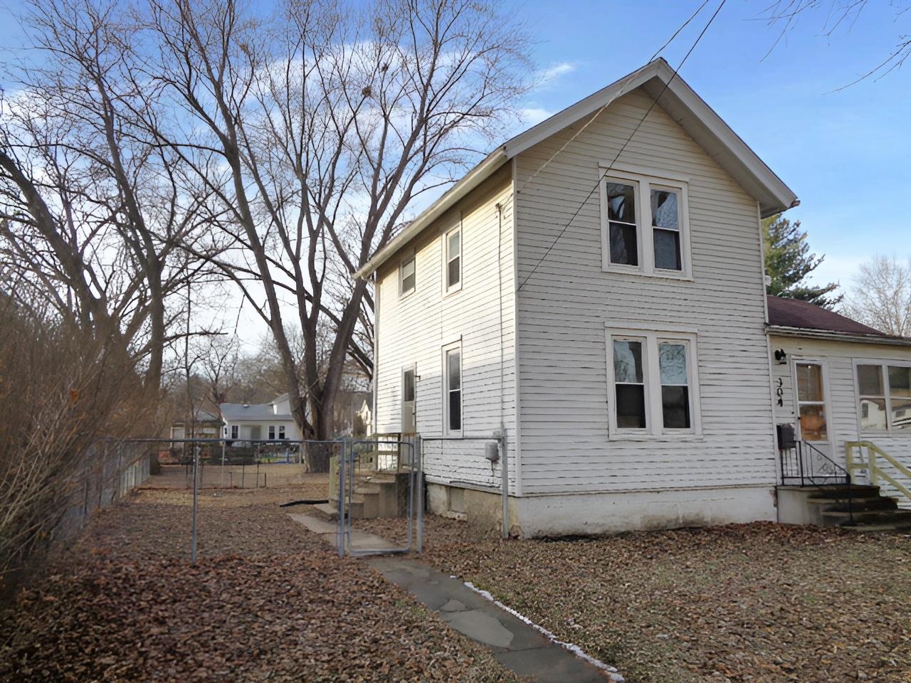 304 North 4th Street Oregon, IL 61061 - Photo 2 of 14
