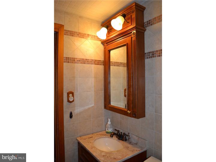 1002 Knapp Road North Wales, PA 19454 - Photo 16 of 22 Master Bathroom