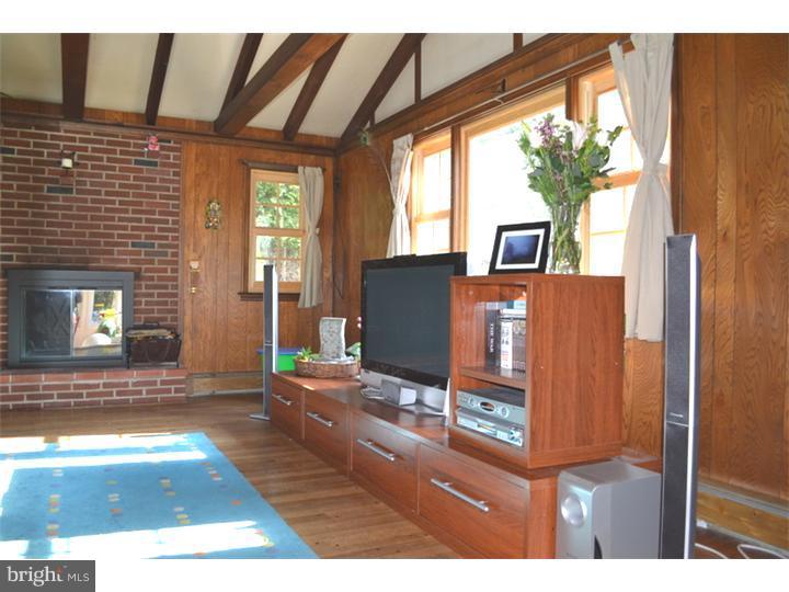 1002 Knapp Road North Wales, PA 19454 - Photo 3 of 22 Family Room