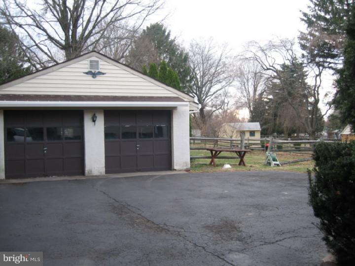 1002 Knapp Road North Wales, PA 19454 - Photo 21 of 22 Garage