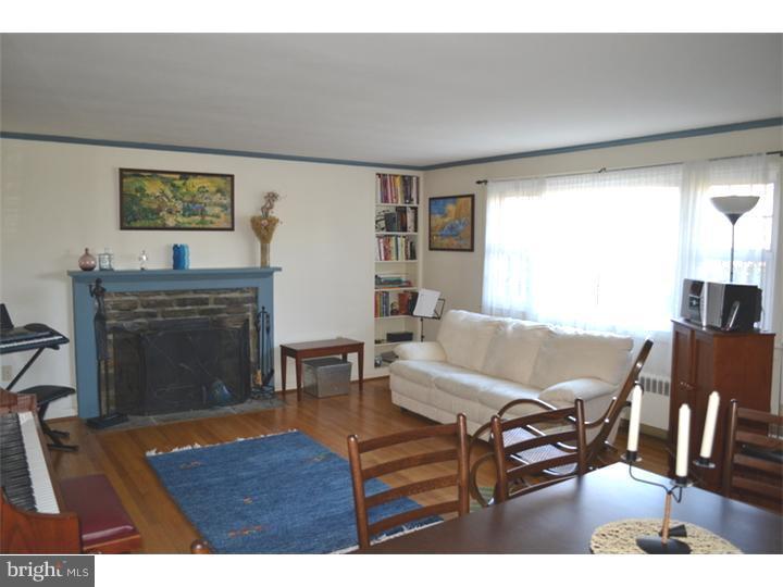 1002 Knapp Road North Wales, PA 19454 - Photo 6 of 22 Living Room