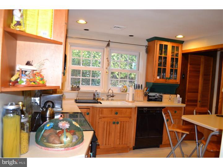 1002 Knapp Road North Wales, PA 19454 - Photo 8 of 22 Kitchen