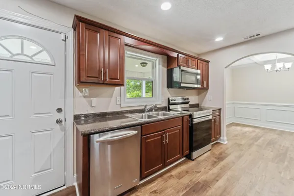 $1,695 | 1019 River Street, Jacksonville, NC 28540