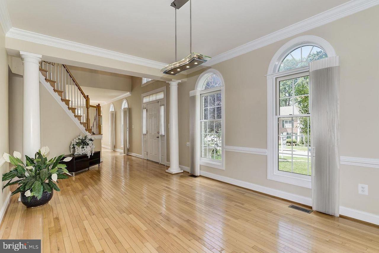 305 Flannery Lane Silver Spring, MD 20904 - Photo 3 of 19