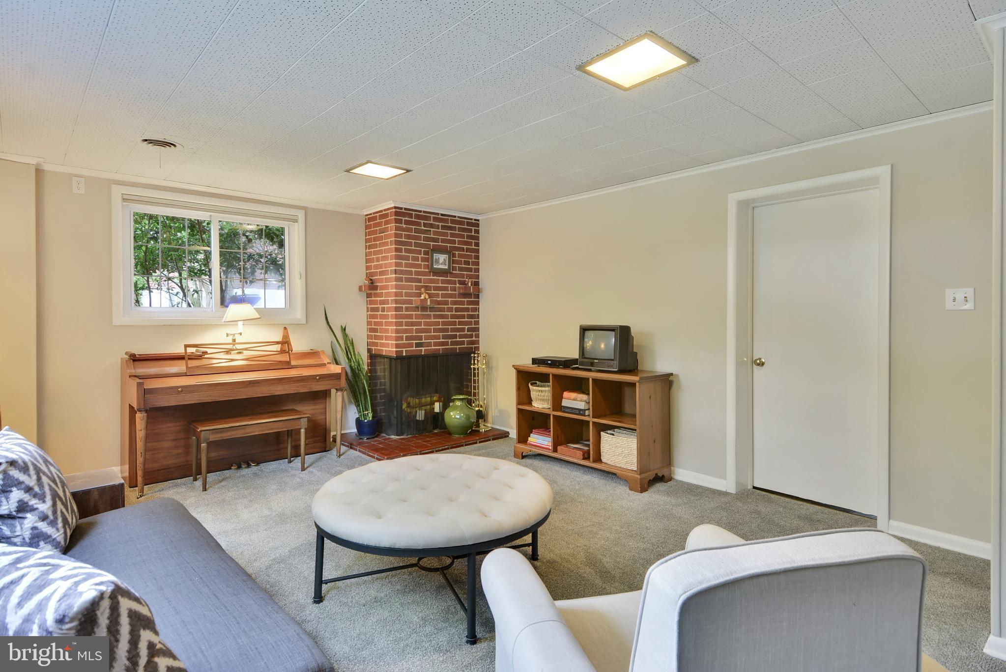 2703 Loma Street Silver Spring, MD 20902 - Photo 23 of 30 Family Room