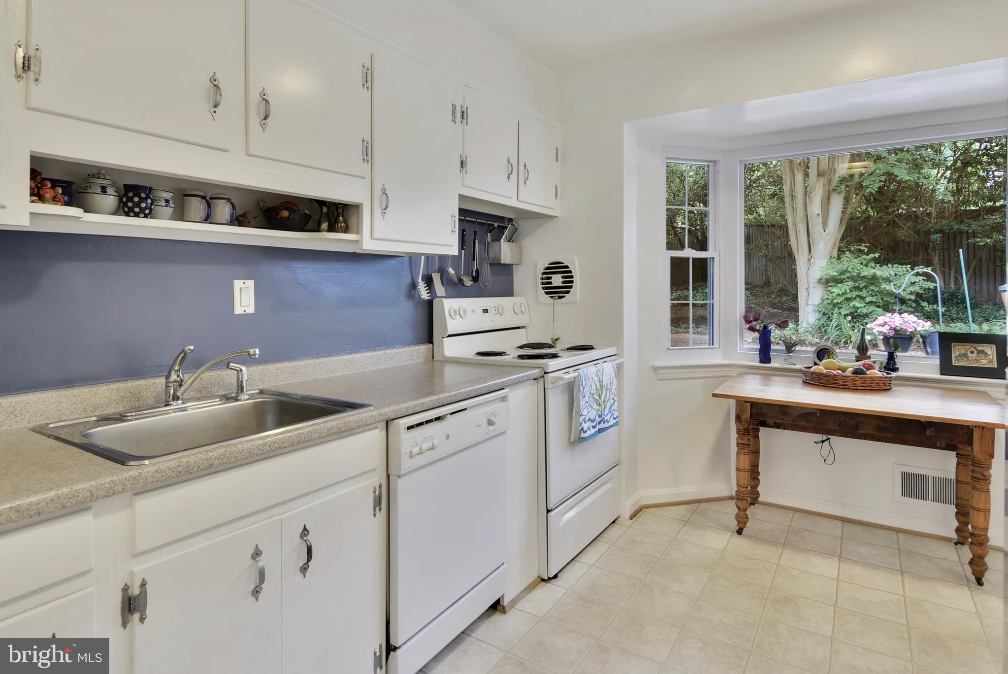 2703 Loma Street Silver Spring, MD 20902 - Photo 10 of 30 Kitchen