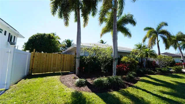 $6,400 | 930 Southwest 16th Street, Boca Raton, FL 33486