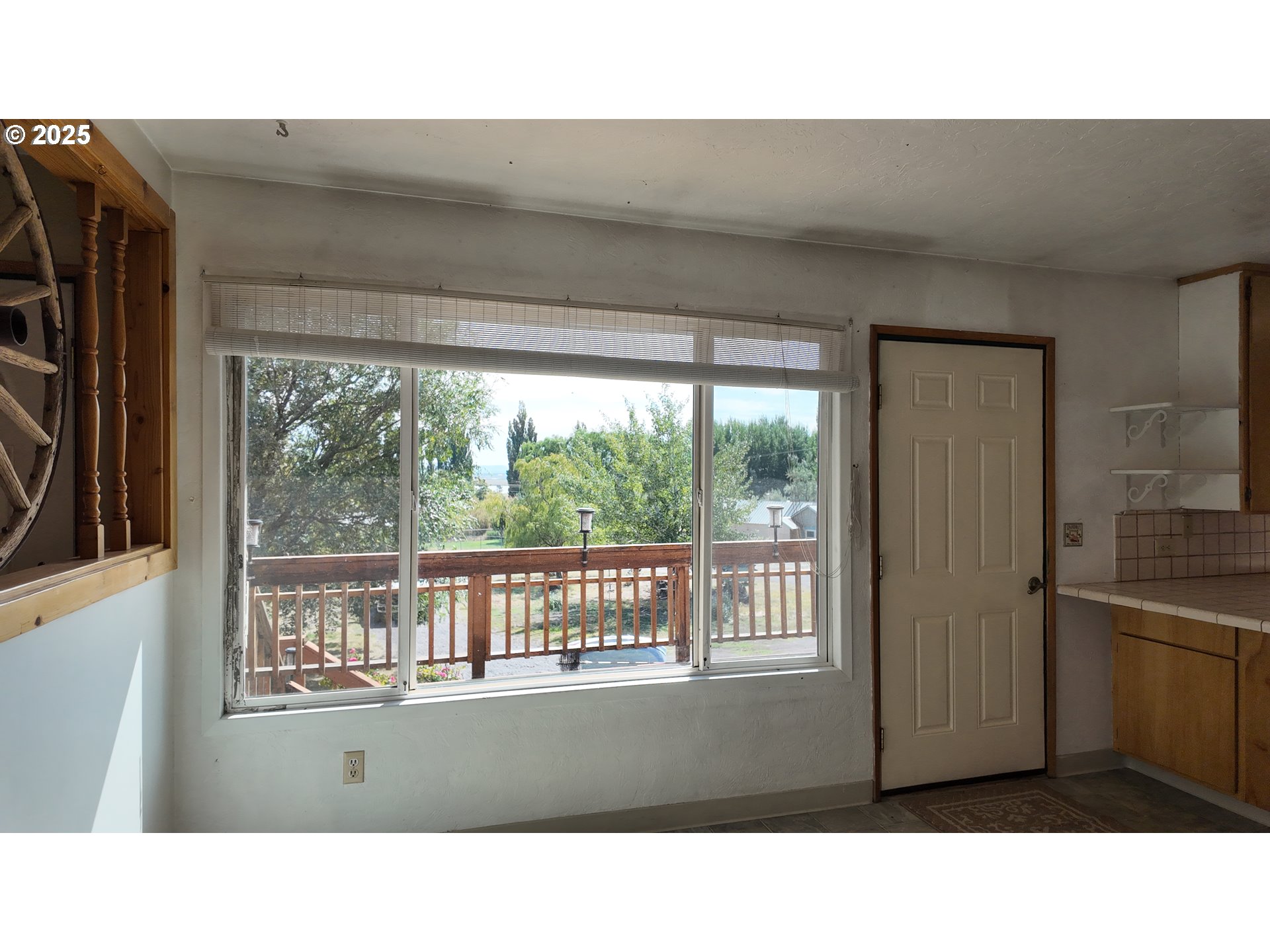 54146 Highway 31 Summer Lake, OR 97640 - Photo 11 of 34 a black and white photo of a living room