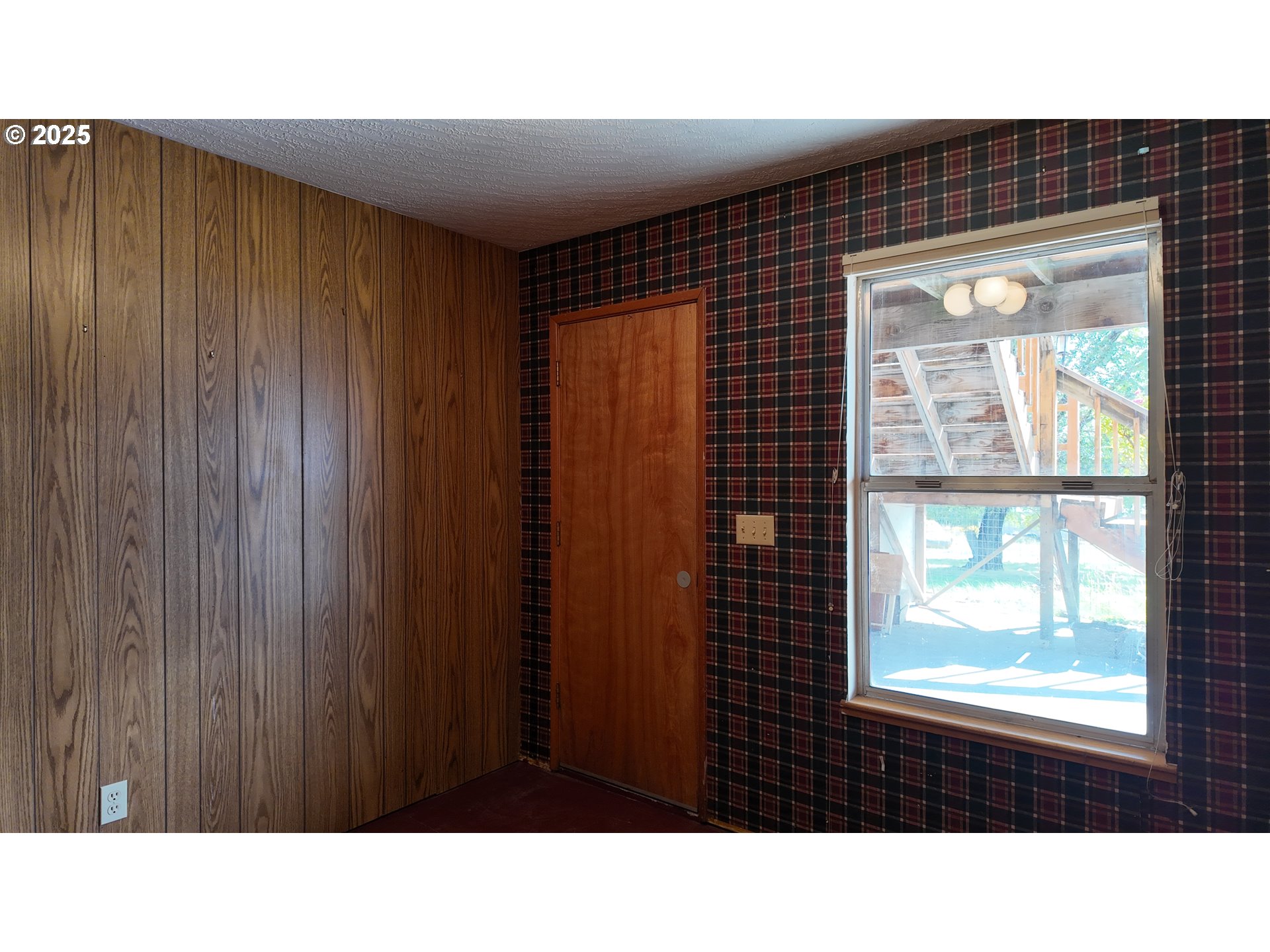 54146 Highway 31 Summer Lake, OR 97640 - Photo 26 of 34 a black and white photo of a house