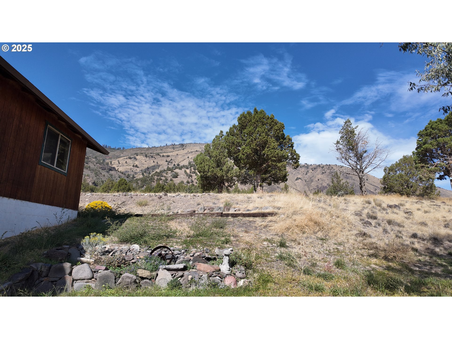 54146 Highway 31 Summer Lake, OR 97640 - Photo 32 of 34 a black and white photo of a house