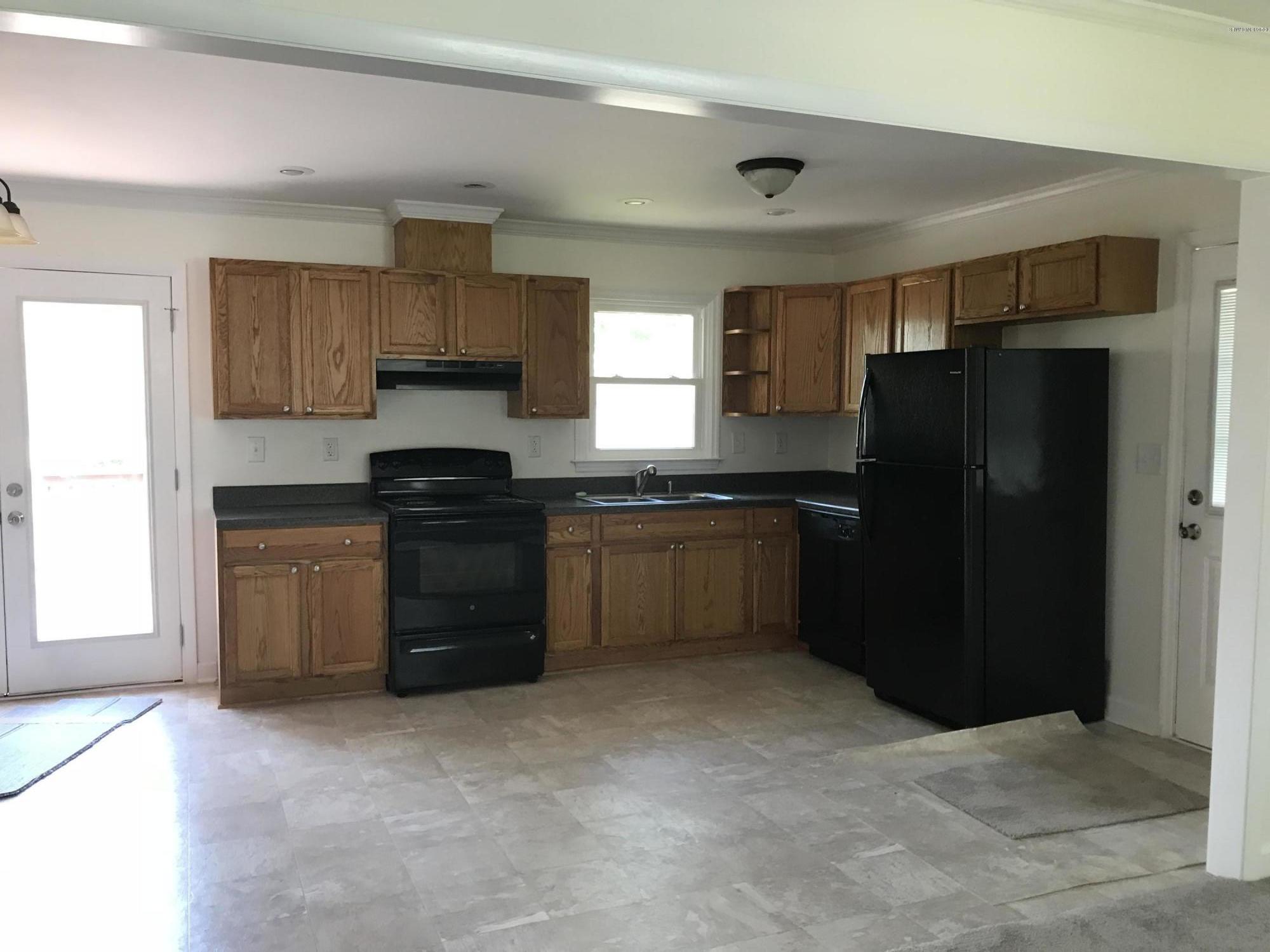 784 Sykes Road Kinston, NC 28504 - Photo 2 of 18 Kitchen