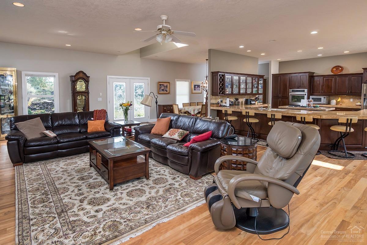63435 Overtree Road Bend, OR 97701 - Photo 9 of 25 Additional Photo
