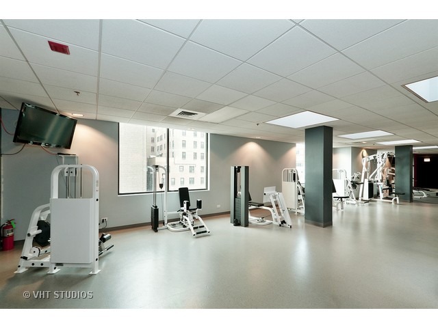 910 South Michigan Avenue, Unit 618 Chicago, IL 60605 - Photo 17 of 20