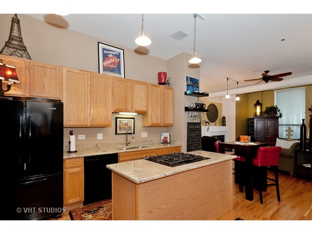910 South Michigan Avenue, Unit 618 Chicago, IL 60605 - Photo 8 of 20