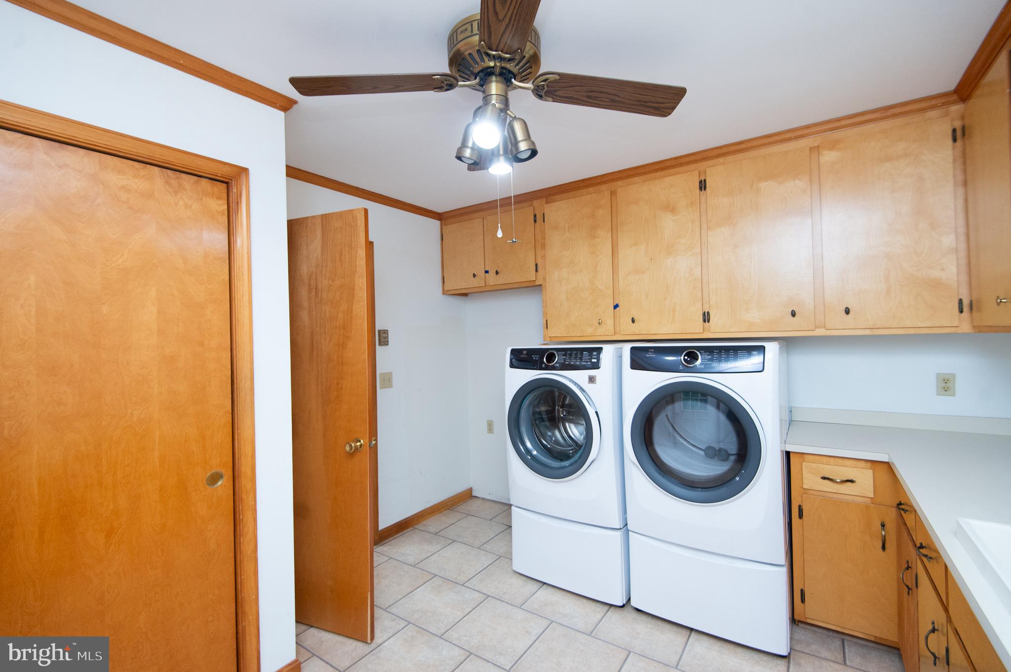 11482 Kittys Corner Road Cordova, MD 21625 - Photo 35 of 68 a utility room with dryer and washer