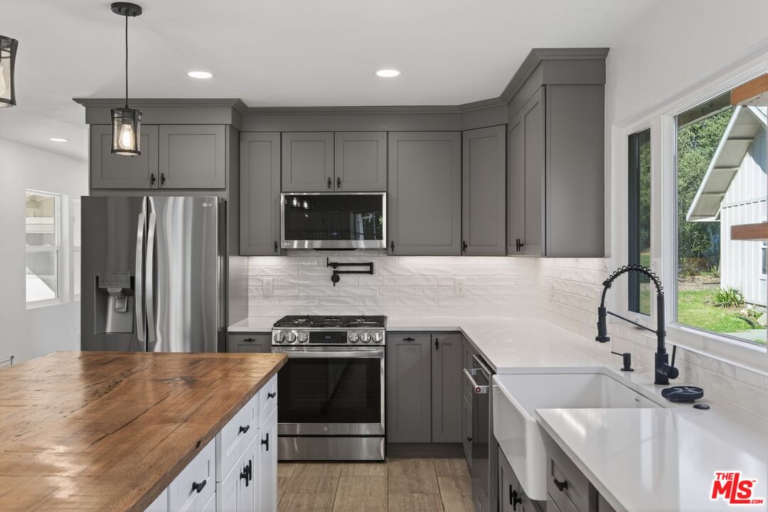 914 El Paseo Road Ojai, CA 93023 - Photo 4 of 11