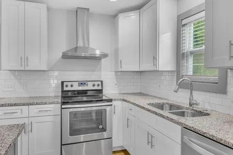 $685,000 | 2028 Jones Circle, Nashville, TN 37207
