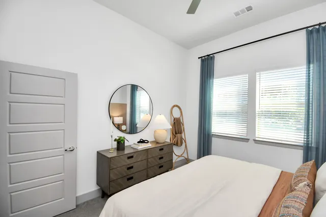 $2,480 | 1617 Enid Street, Unit 281, Houston, TX 77009