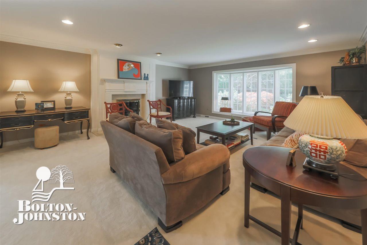 69 Belle Meade Road Grosse Pointe, MI 48236 - Photo 15 of 33 Bright and Open
