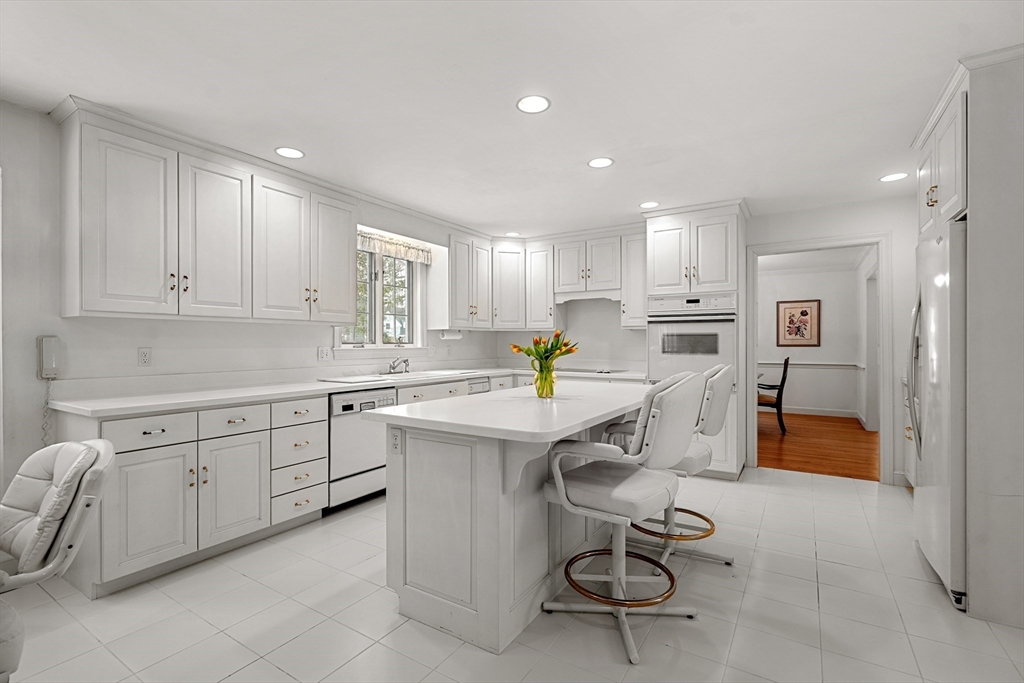 3 Elm Top Lane Beverly, MA 01915 - Photo 5 of 30