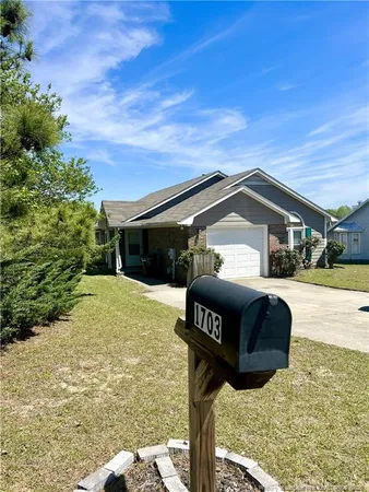 $1,400 | 1703 Winnabow Drive, Fayetteville, NC 28304