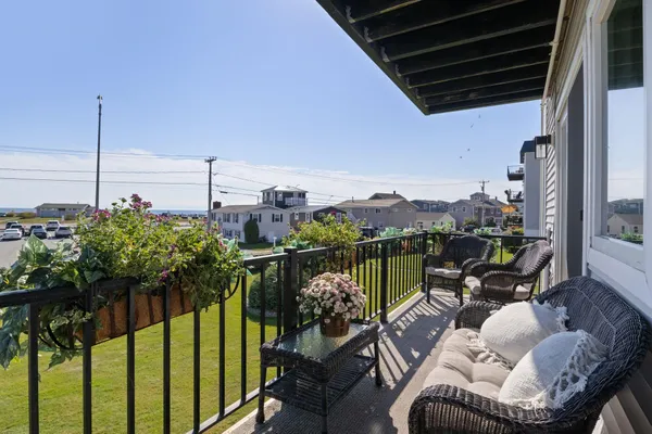 $709,900 | 190 Kings Highway, Unit A1, Hampton, NH 03842
