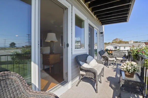 $709,900 | 190 Kings Highway, Unit A1, Hampton, NH 03842