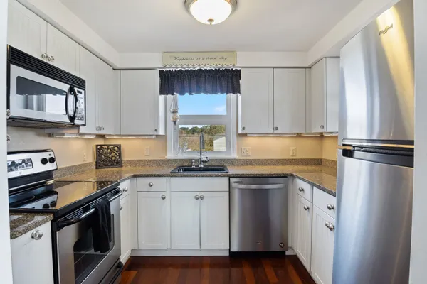 $709,900 | 190 Kings Highway, Unit A1, Hampton, NH 03842
