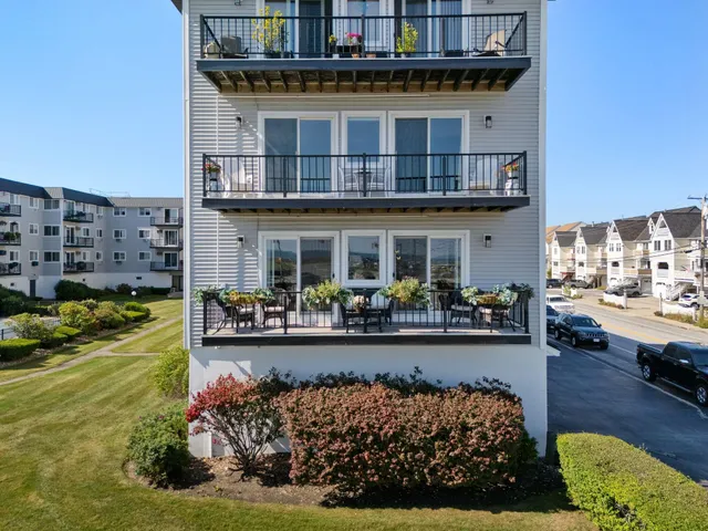 $729,900 | 190 Kings Highway, Unit A1, Hampton, NH 03842