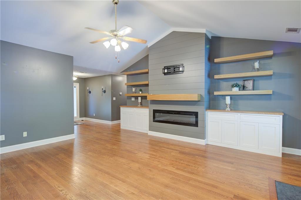 4267 Riviere Point Gainesville, GA 30507 - Photo 14 of 28 Gallery Image 14