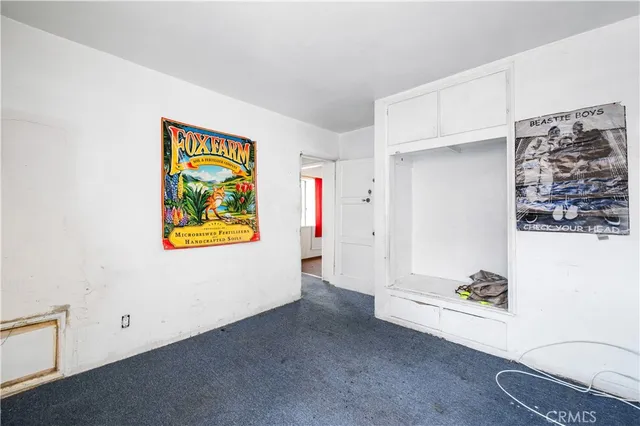 a bathroom with sink and bathtub
