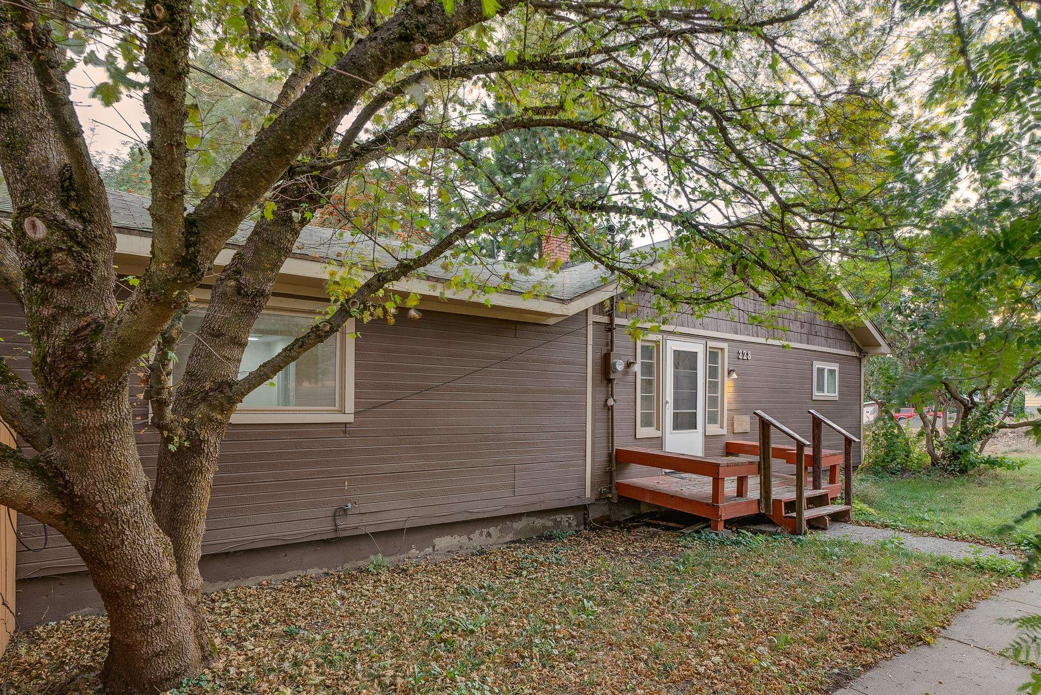 228 Poplar Street Tekoa, WA 99033 - Photo 1 of 27