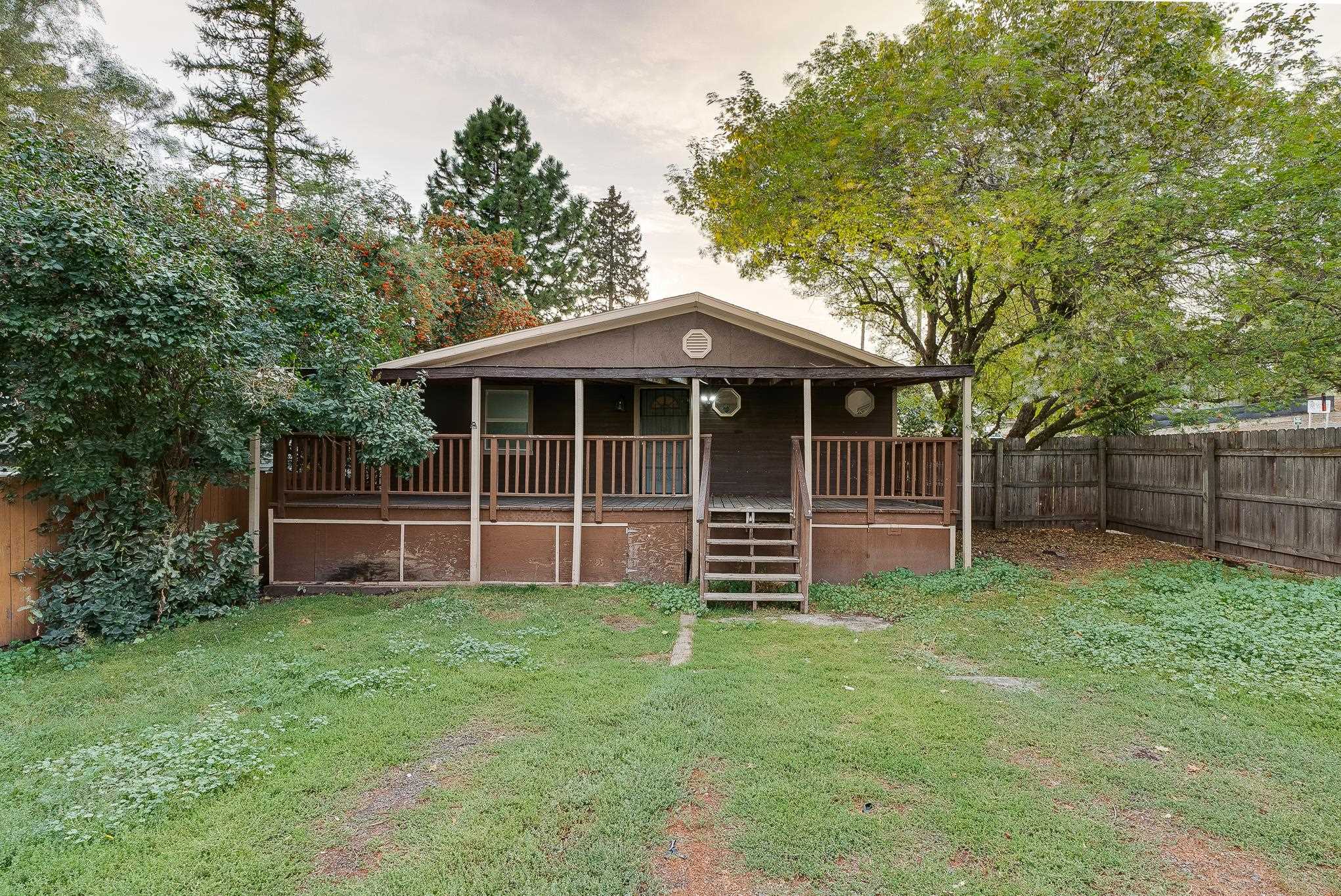 228 Poplar Street Tekoa, WA 99033 - Photo 2 of 27