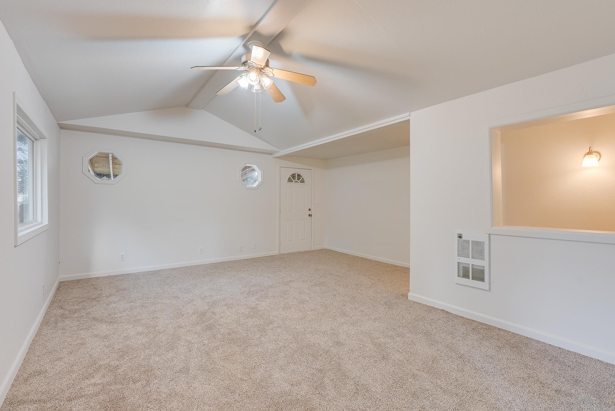 228 Poplar Street Tekoa, WA 99033 - Photo 5 of 27