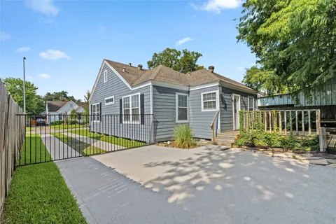 a view of backyard of house