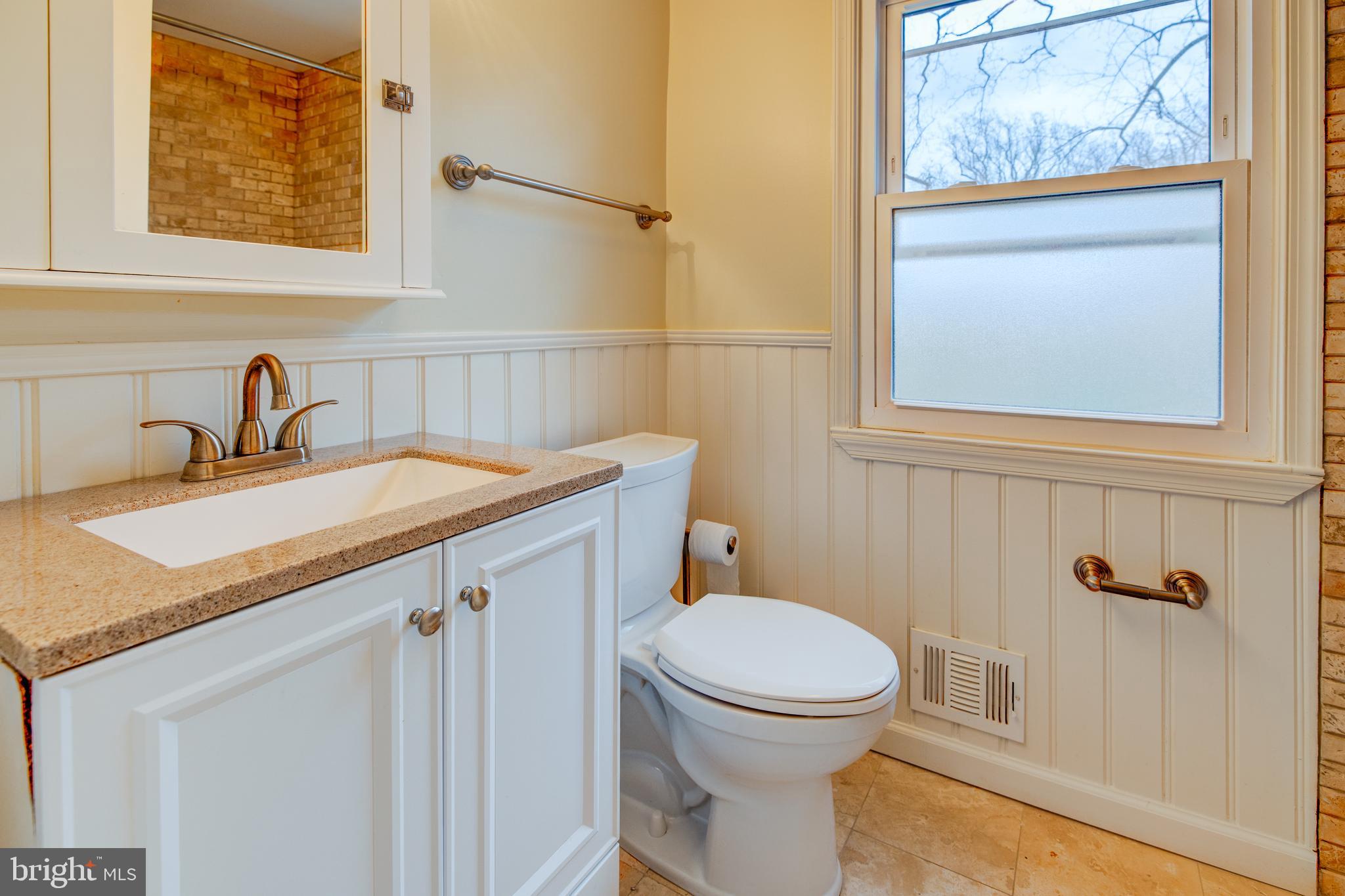 5214 Danbury Road Bethesda, MD 20814 - Photo 17 of 29 Upper Level Full Bath