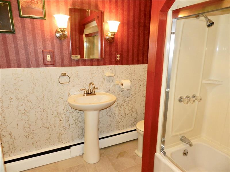 1437 Old Butler Road New Castle, PA 16101 - Photo 16 of 25