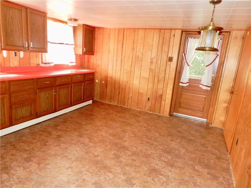 1437 Old Butler Road New Castle, PA 16101 - Photo 18 of 25