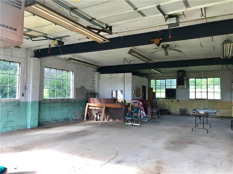 1437 Old Butler Road New Castle, PA 16101 - Photo 23 of 25