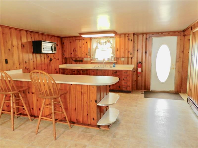 1437 Old Butler Road New Castle, PA 16101 - Photo 4 of 25