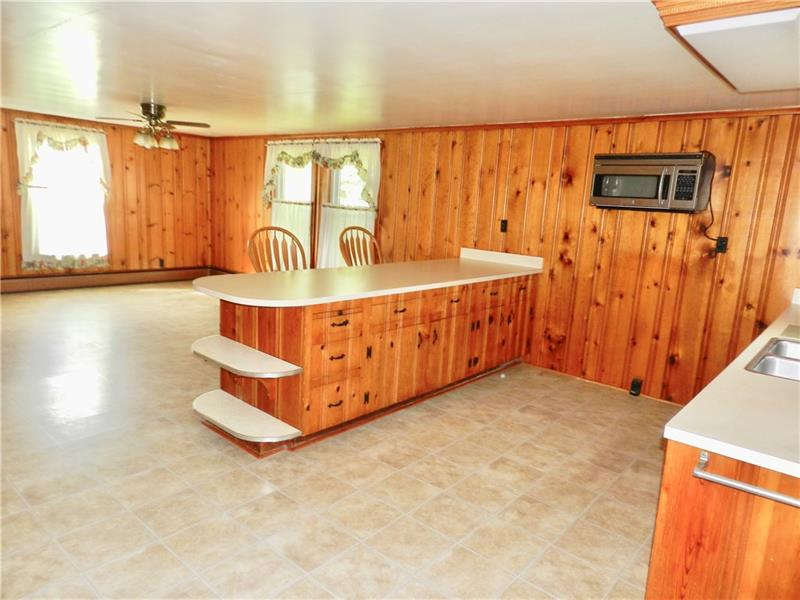 1437 Old Butler Road New Castle, PA 16101 - Photo 5 of 25
