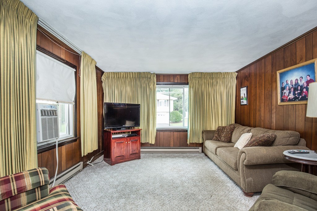 39 Country Club Road Stoneham, MA 02180 - Photo 11 of 21 Gallery Image 11