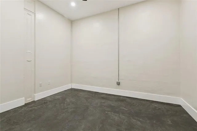 $2,300 | 137 Carondelet Street, Unit 101, New Orleans, LA 70130