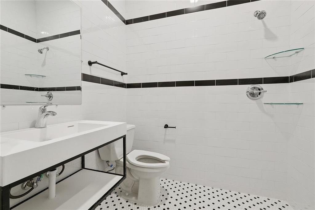 137 Carondelet Street, Unit 101 New Orleans, LA 70130 - Photo 8 of 12