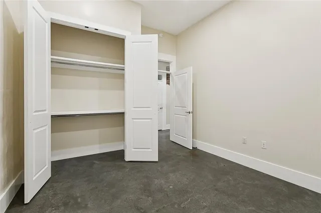 $2,300 | 137 Carondelet Street, Unit 101, New Orleans, LA 70130