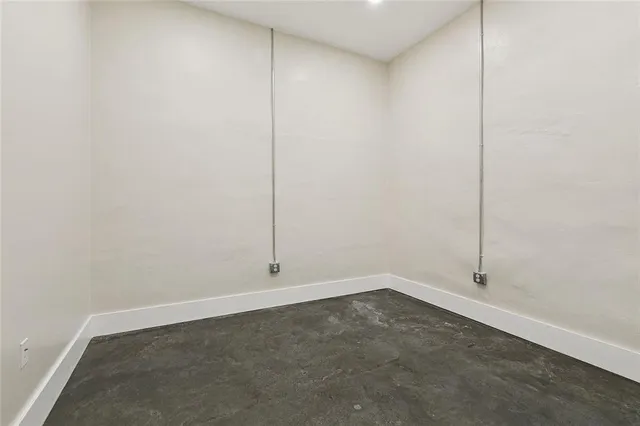 $2,300 | 137 Carondelet Street, Unit 101, New Orleans, LA 70130