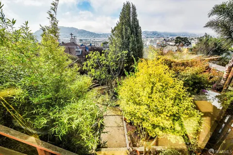 $995,000 | 1411 Oakdale Avenue, San Francisco, CA 94124