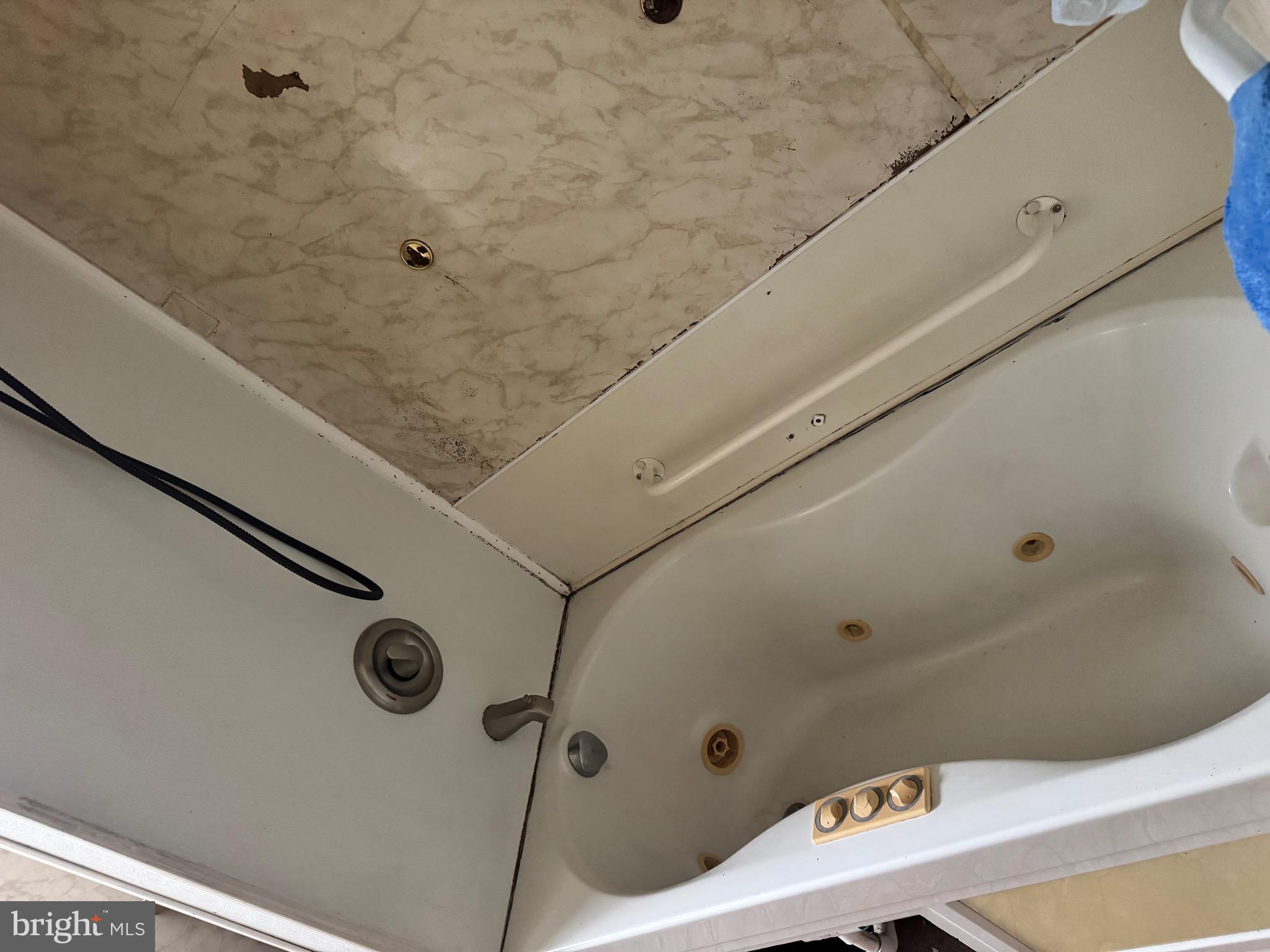 1620 Walnut Street Ashland, PA 17921 - Photo 17 of 25 a bathroom with a tub and a shower