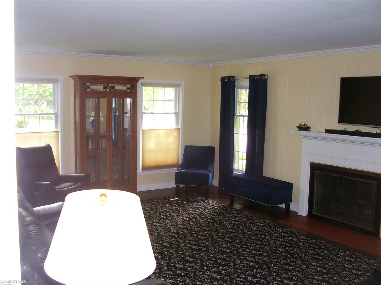 680 Hampton Road Grosse Pointe Woods, MI 48236 - Photo 16 of 44