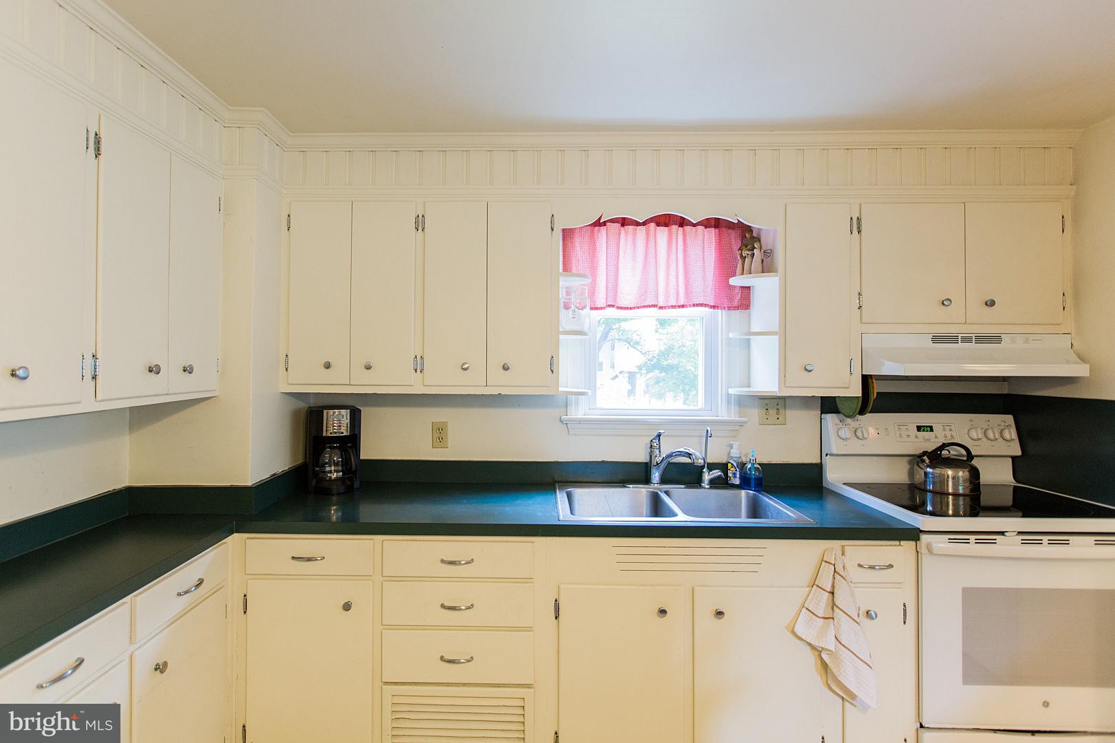214 Landis Valley Road Lititz, PA 17543 - Photo 12 of 47